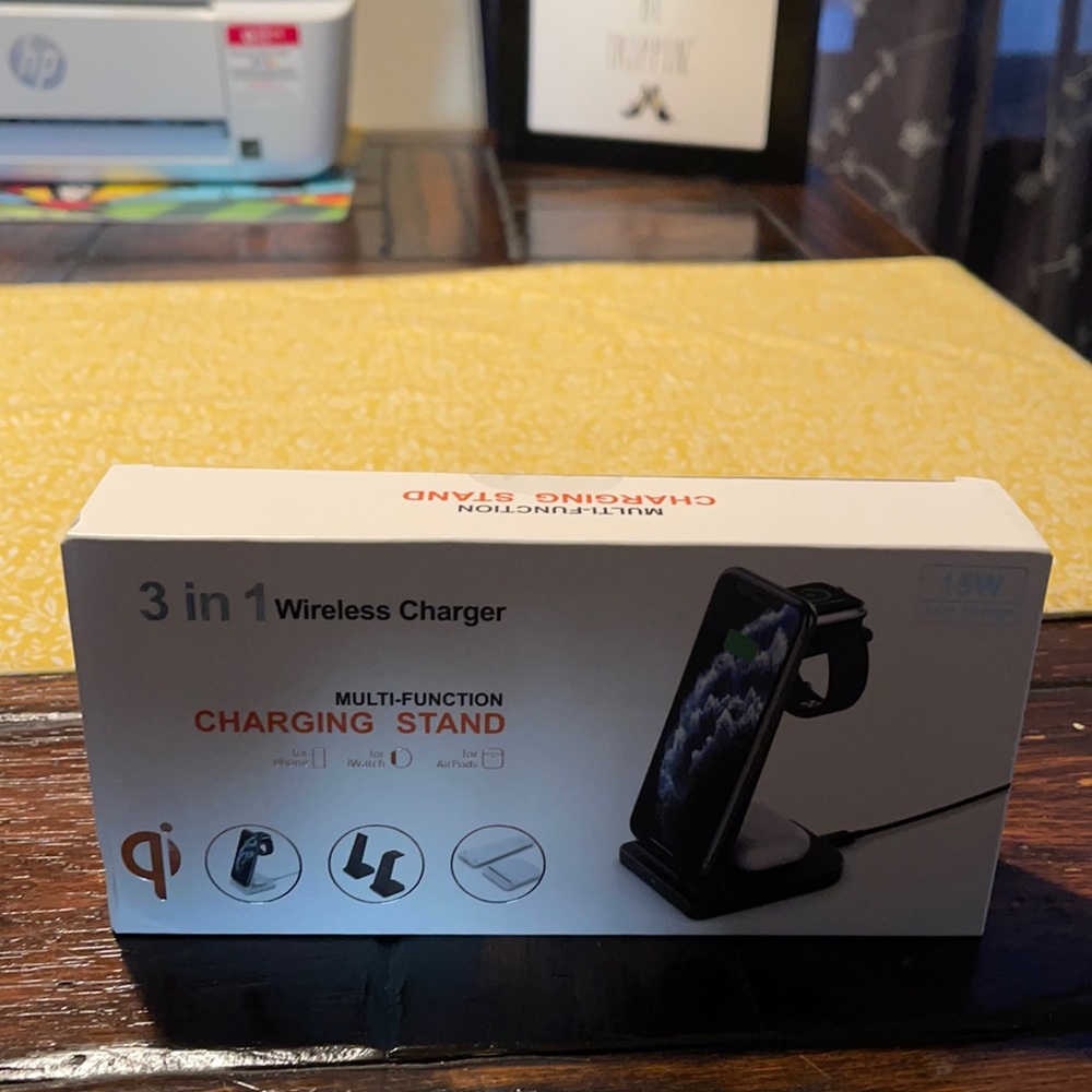 NEW in Box Multi Function Wireless Charging Station/Phone/I Watch/Airpods